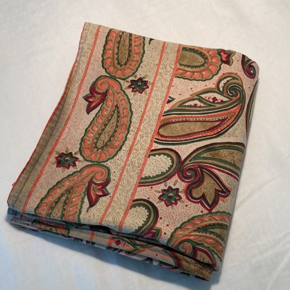 Pottery Barn Other - Pottery Barn block print paisley scrolls rectangle tablecloth